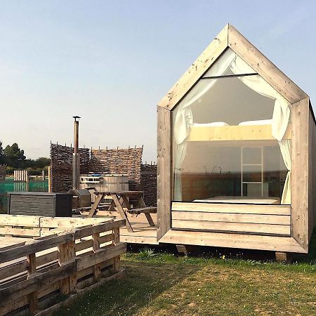 Lushna 6 Petite At Lee Wick Farm Cottages & Glamping Clacton-on-Sea Exterior foto